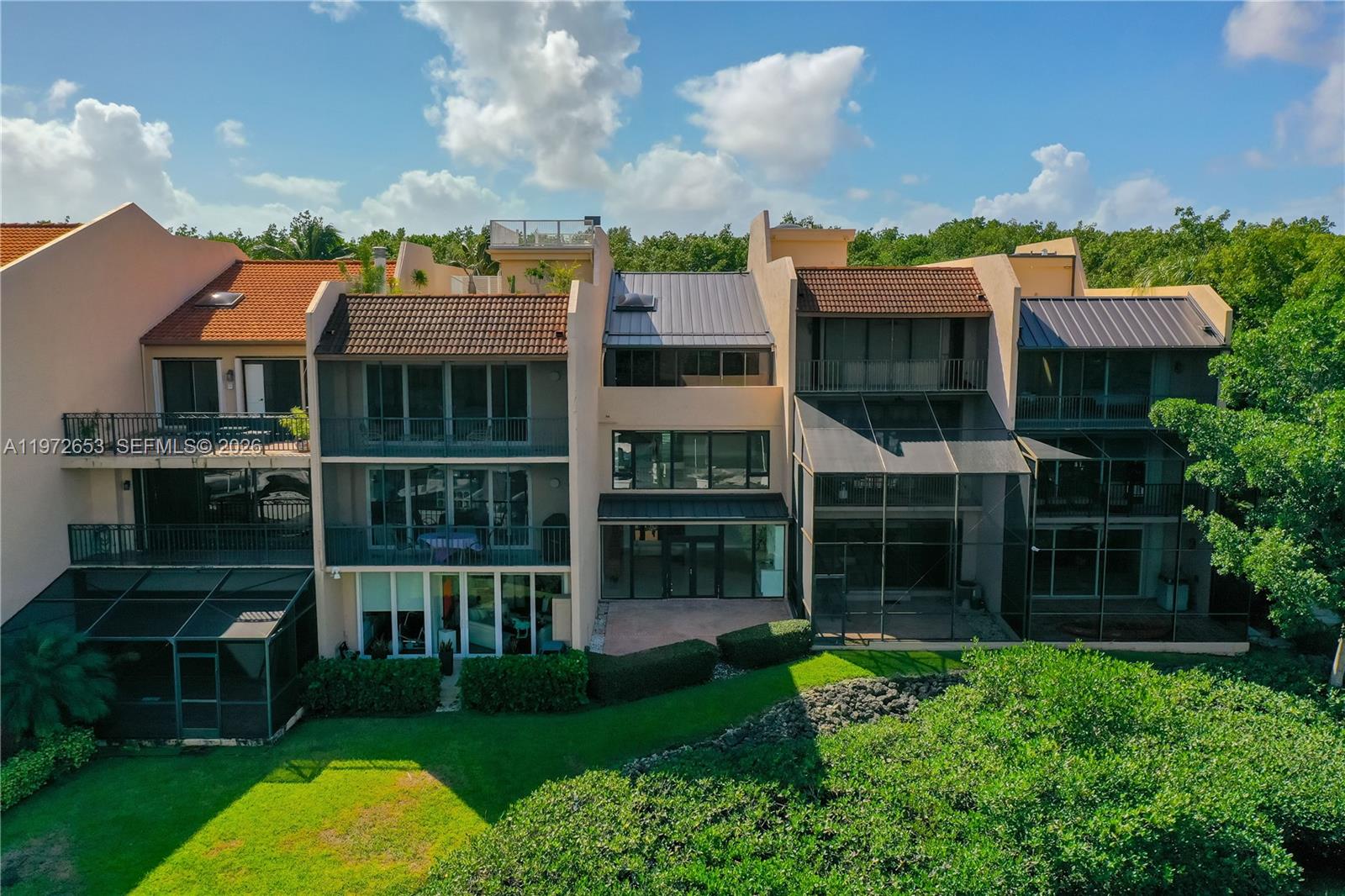 ROYAL HARBOUR YACHT CLUB - Residential