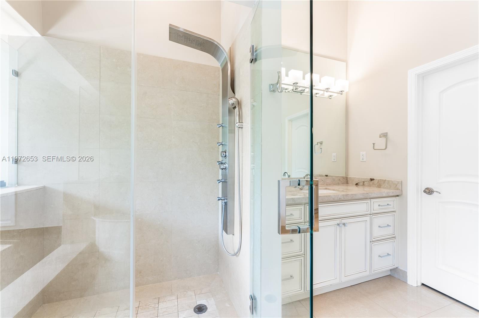 ROYAL HARBOUR YACHT CLUB - Residential