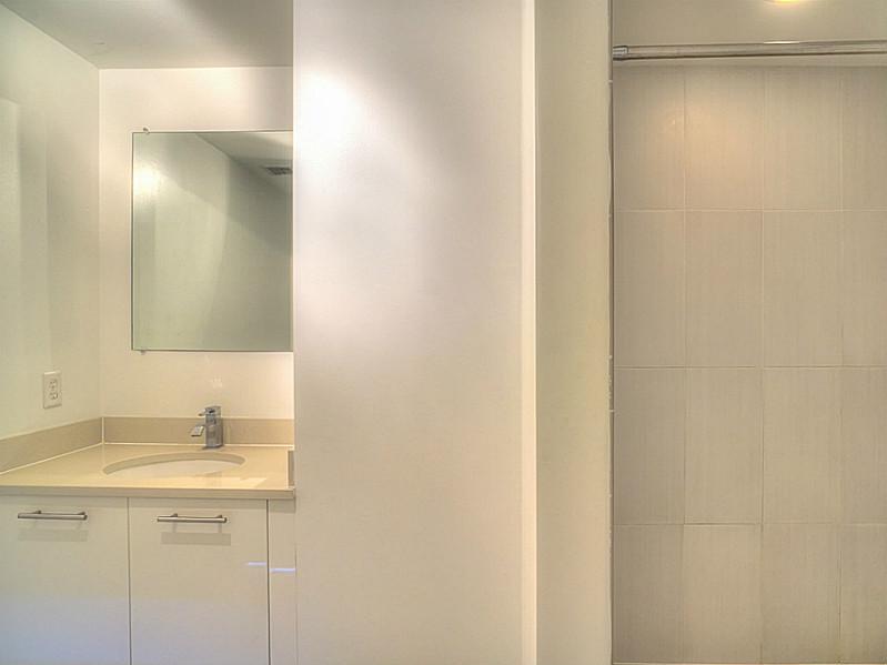 MIDBLOCK - Residential Lease