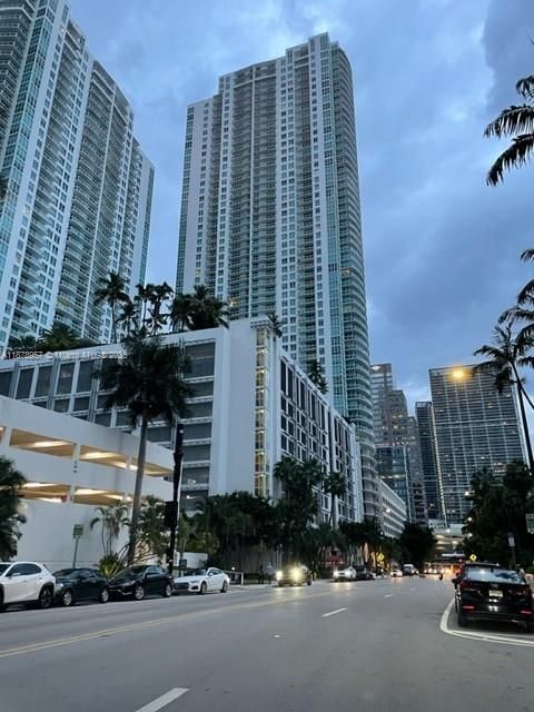 951 Brickell Ave 2307 Miami FL 33131