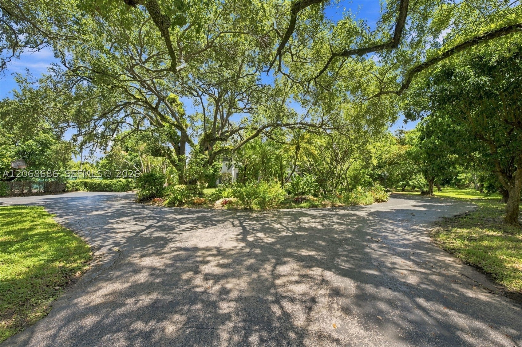 A Rare Trophy Asset: 5-Acre Development Opportunity Near Coral GablesW – image 7