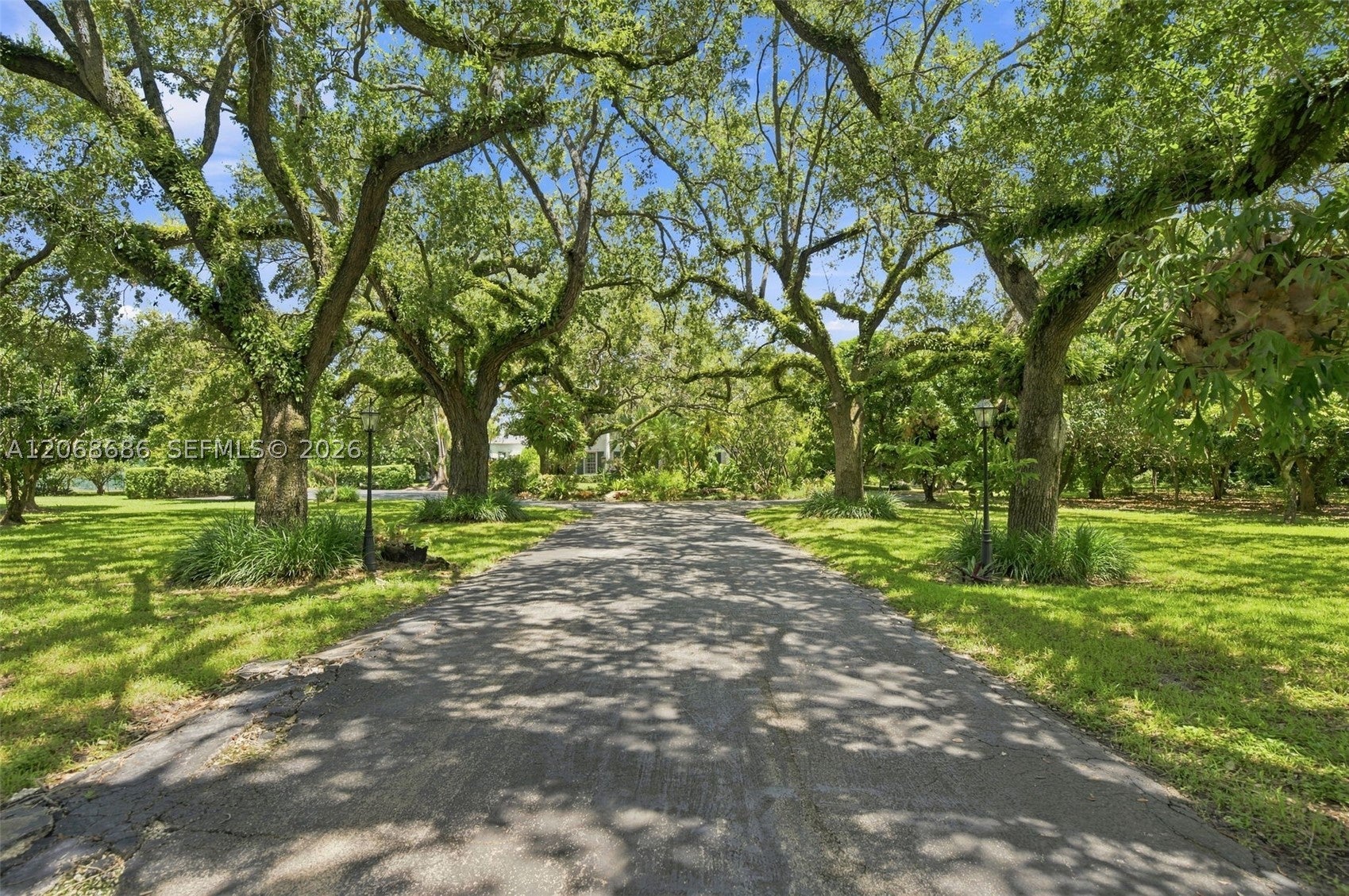 A Rare Trophy Asset: 5-Acre Development Opportunity Near Coral GablesW – image 6