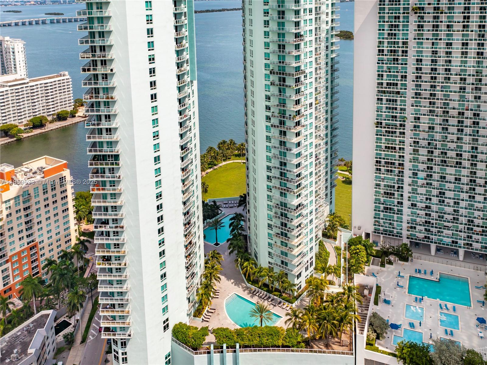 QUANTUM ON THE BAY CONDO - Residential