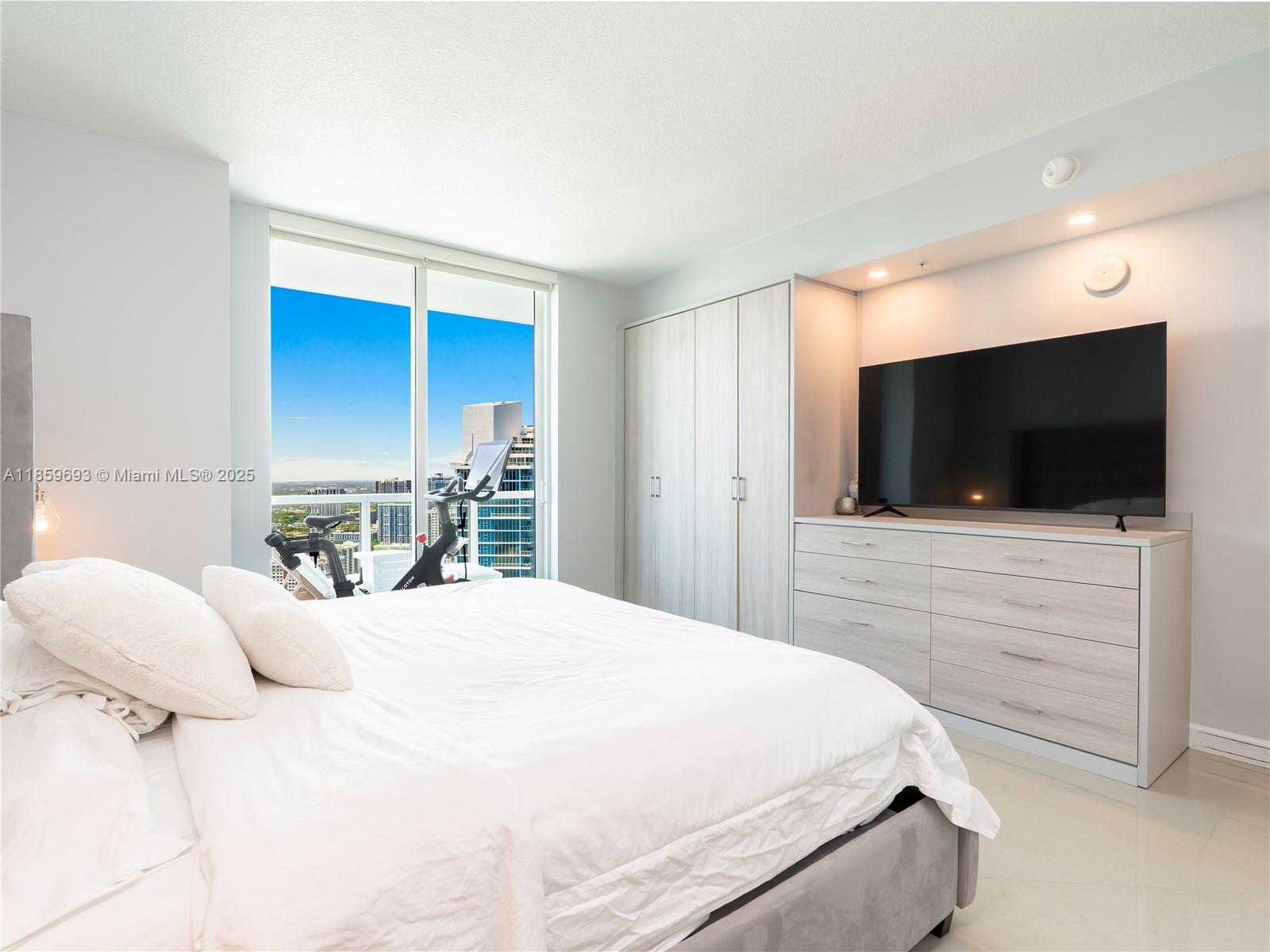QUANTUM ON THE BAY CONDO - Residential