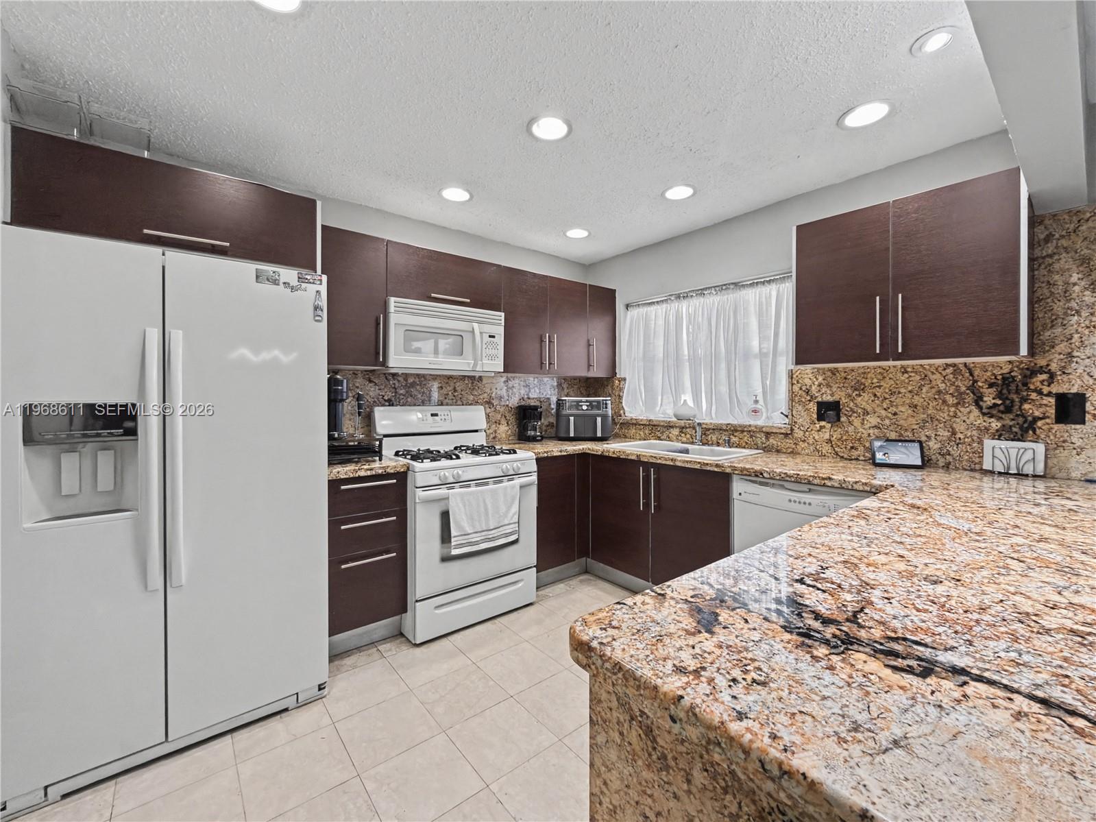 DEVON AIRE ESTATES SEC 1 - Residential