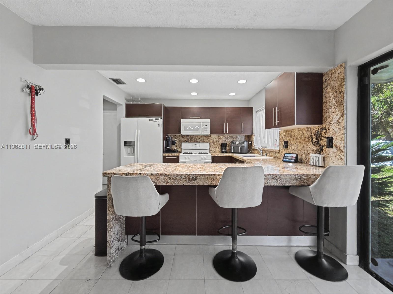 DEVON AIRE ESTATES SEC 1 - Residential