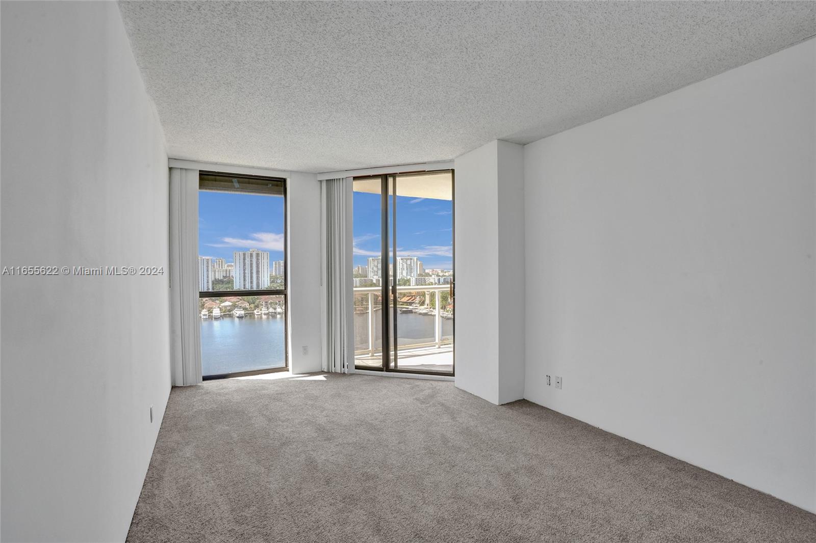 HARBORSIDE - Residential