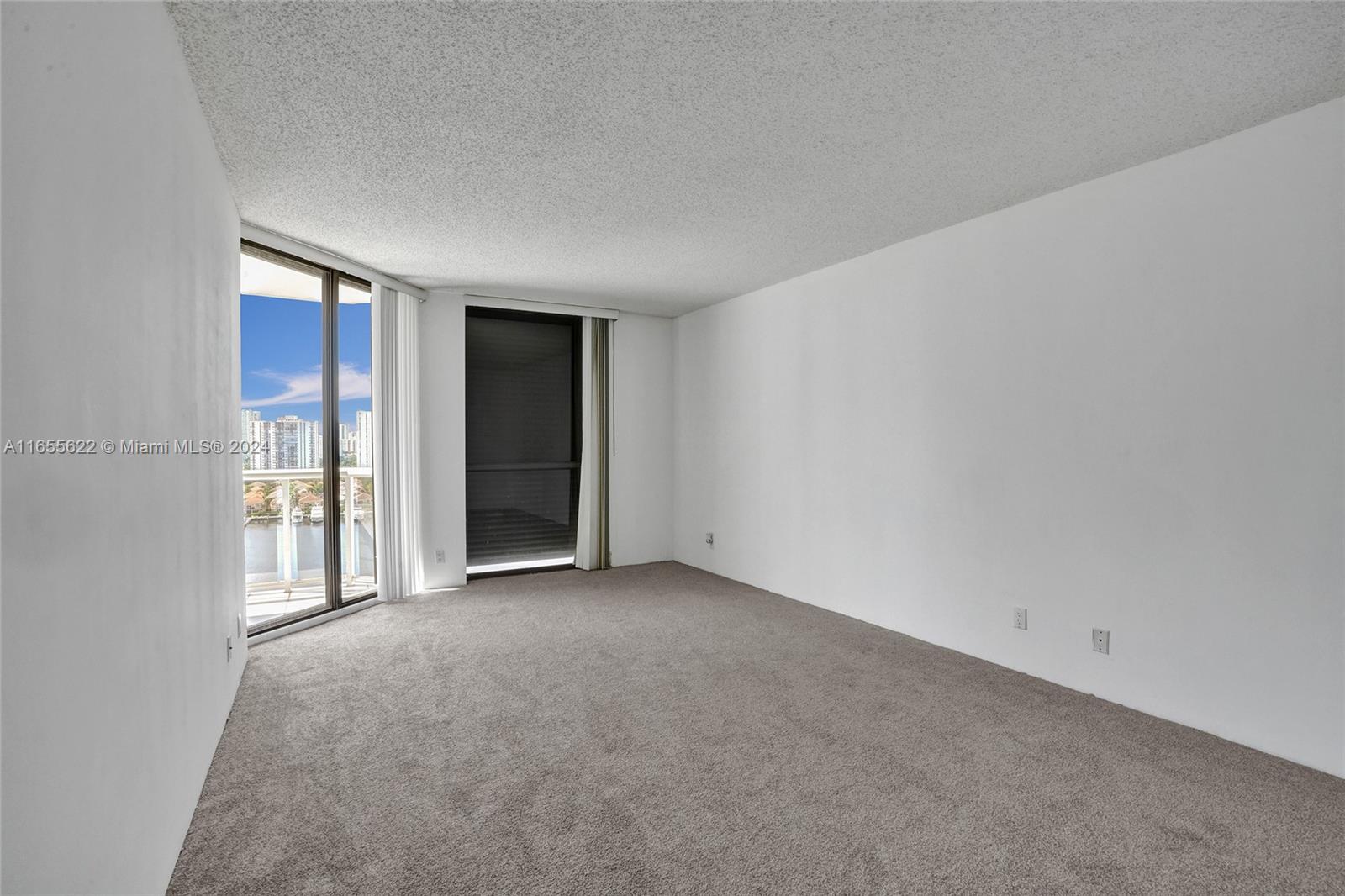 HARBORSIDE - Residential