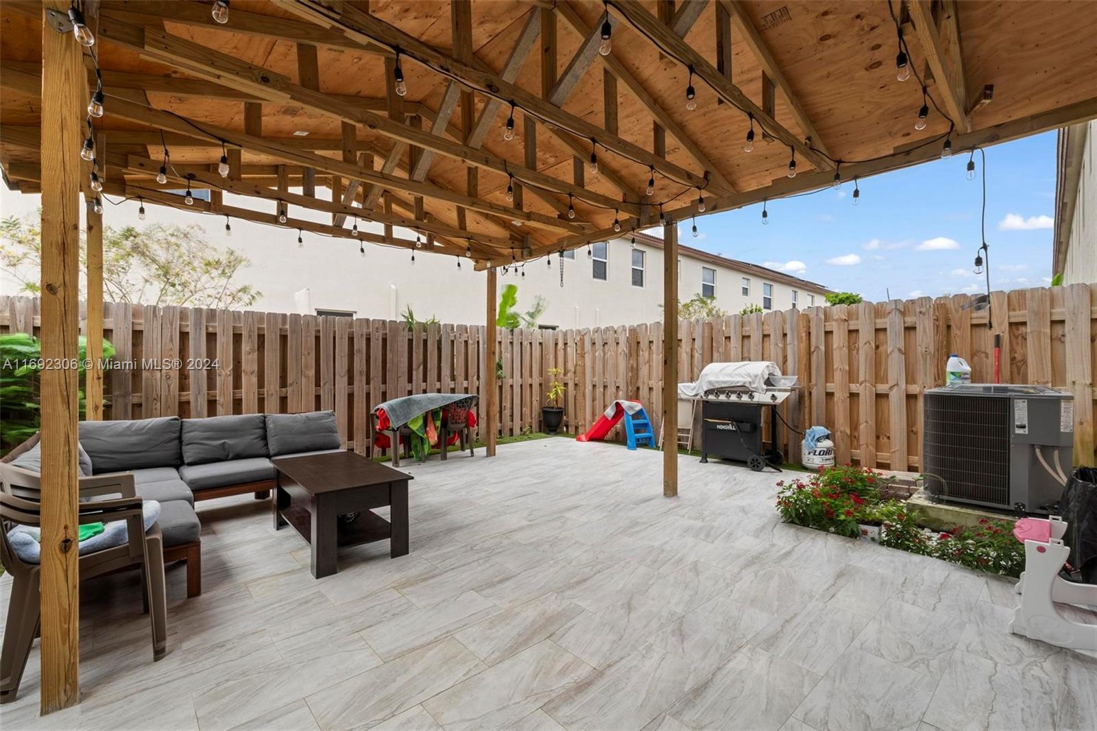 WESTVIEW - Residential