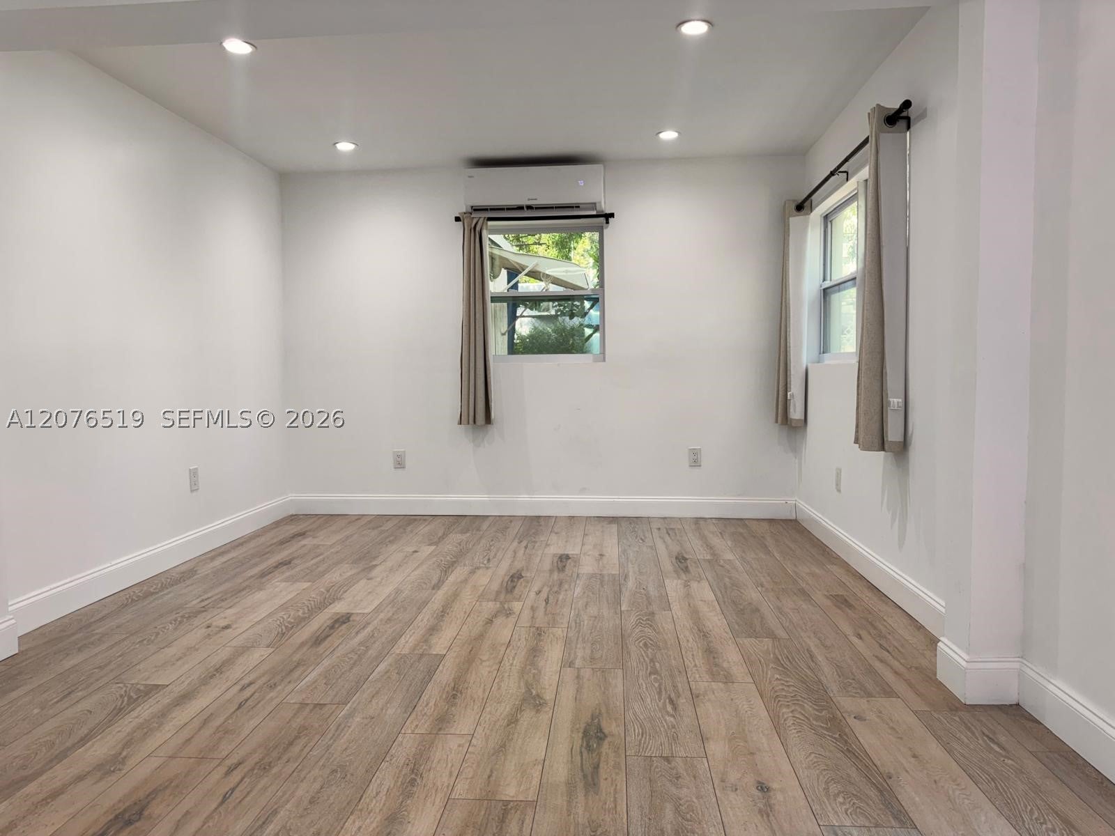 277 NE 55th St 1-Front