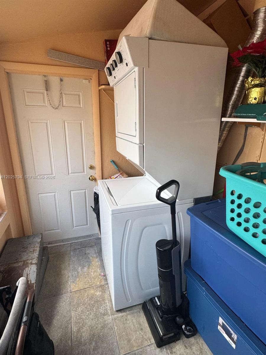 HOLLYWOOD BEACH GARDENS - Residential Income