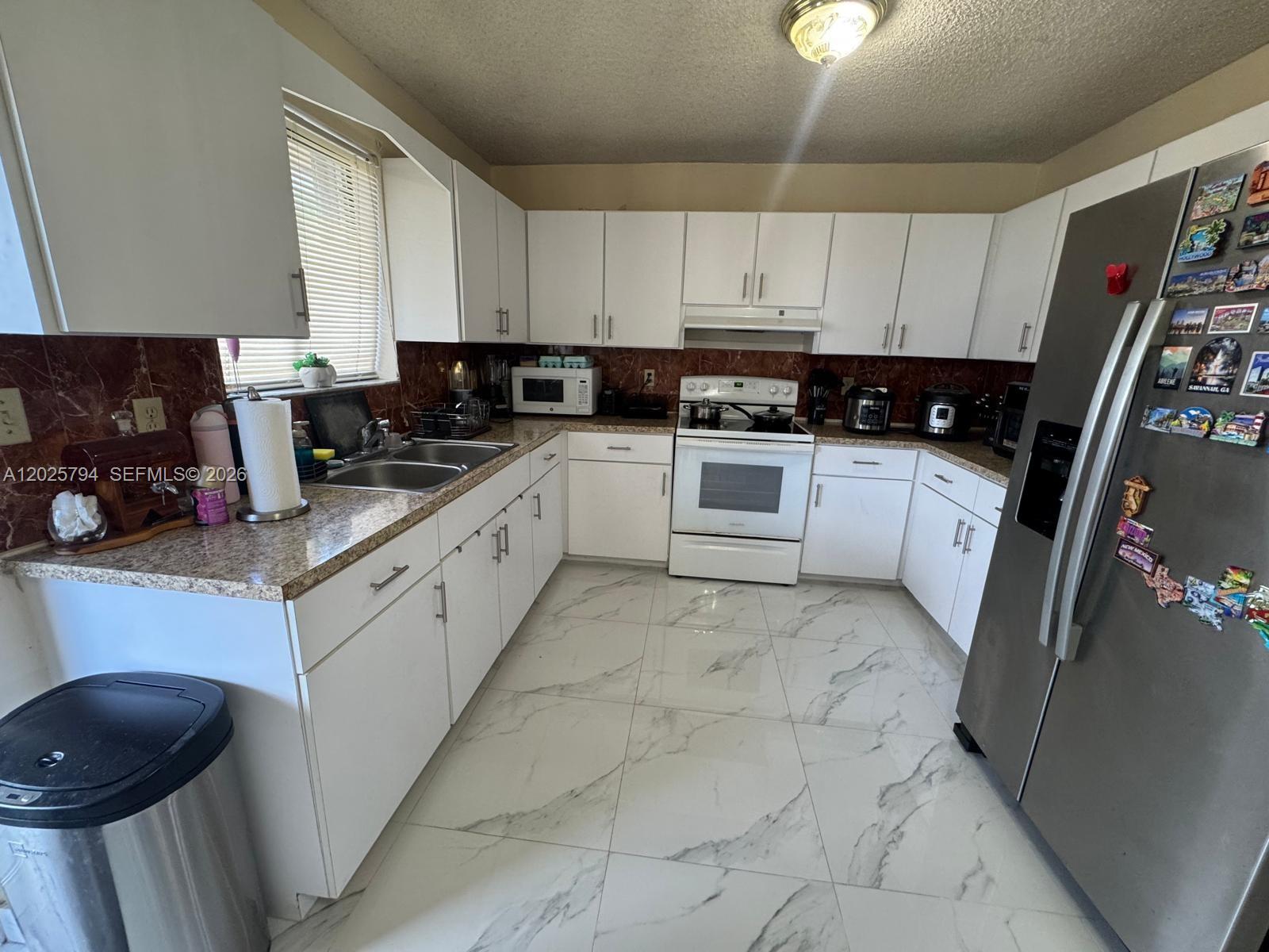 HOLLYWOOD BEACH GARDENS - Residential Income