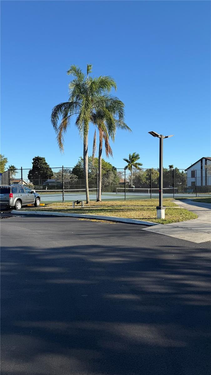 LAKE POINTE CONDOMINIUM N - Residential