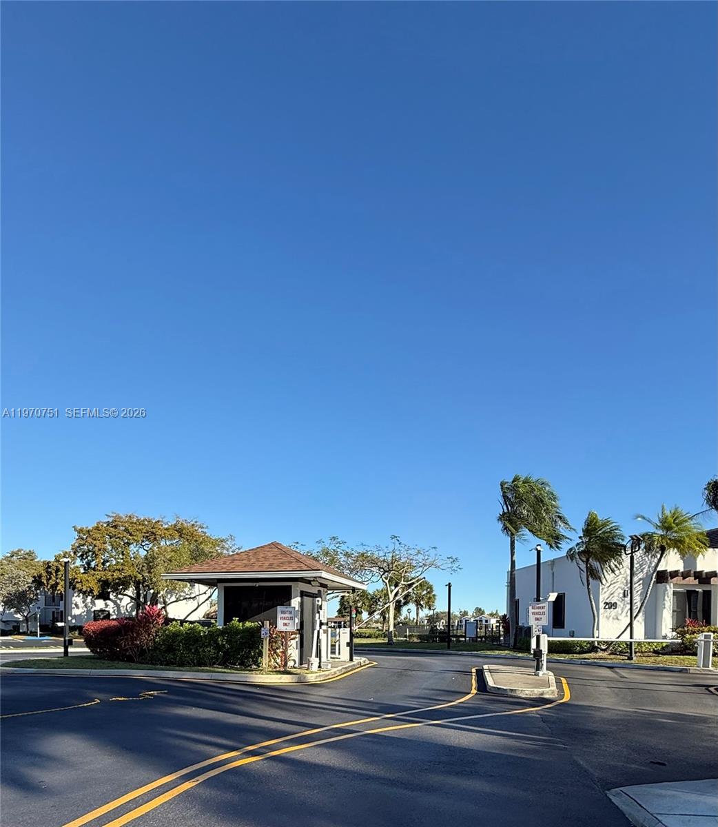 LAKE POINTE CONDOMINIUM N - Residential