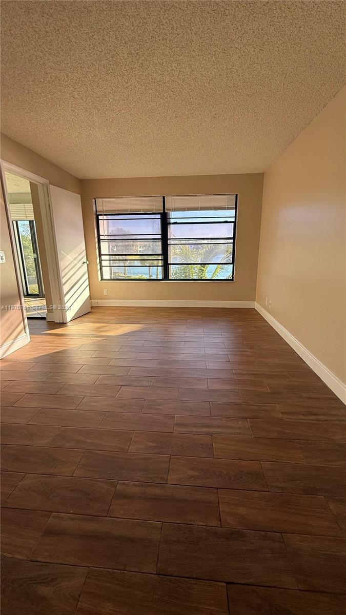 LAKE POINTE CONDOMINIUM N - Residential