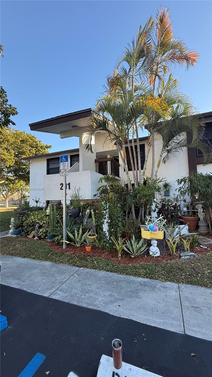 LAKE POINTE CONDOMINIUM N - Residential