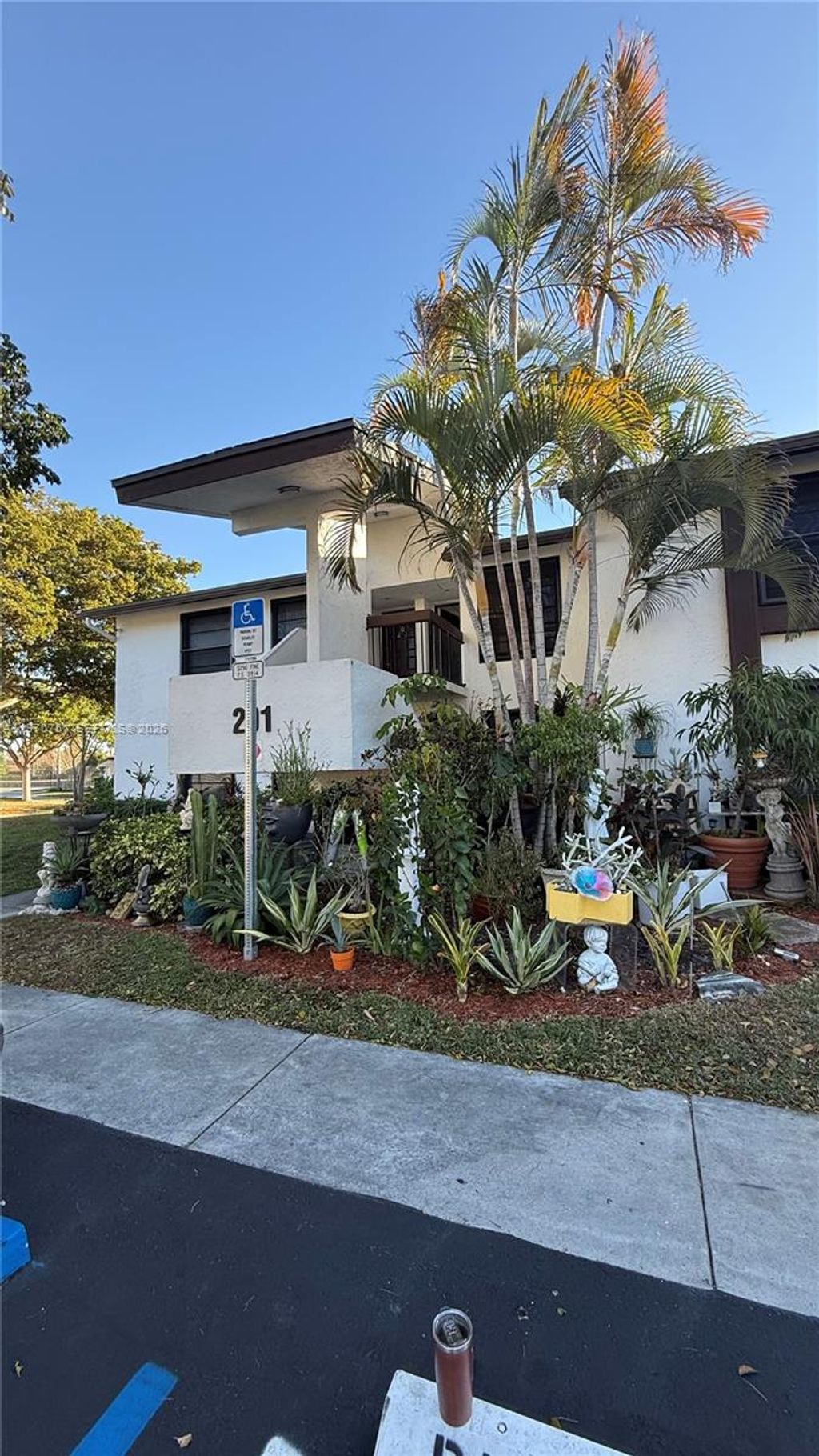 Photo of 201 Lake Pointe Dr #202, Oakland Park, FL 33309 (MLS # A11970751)