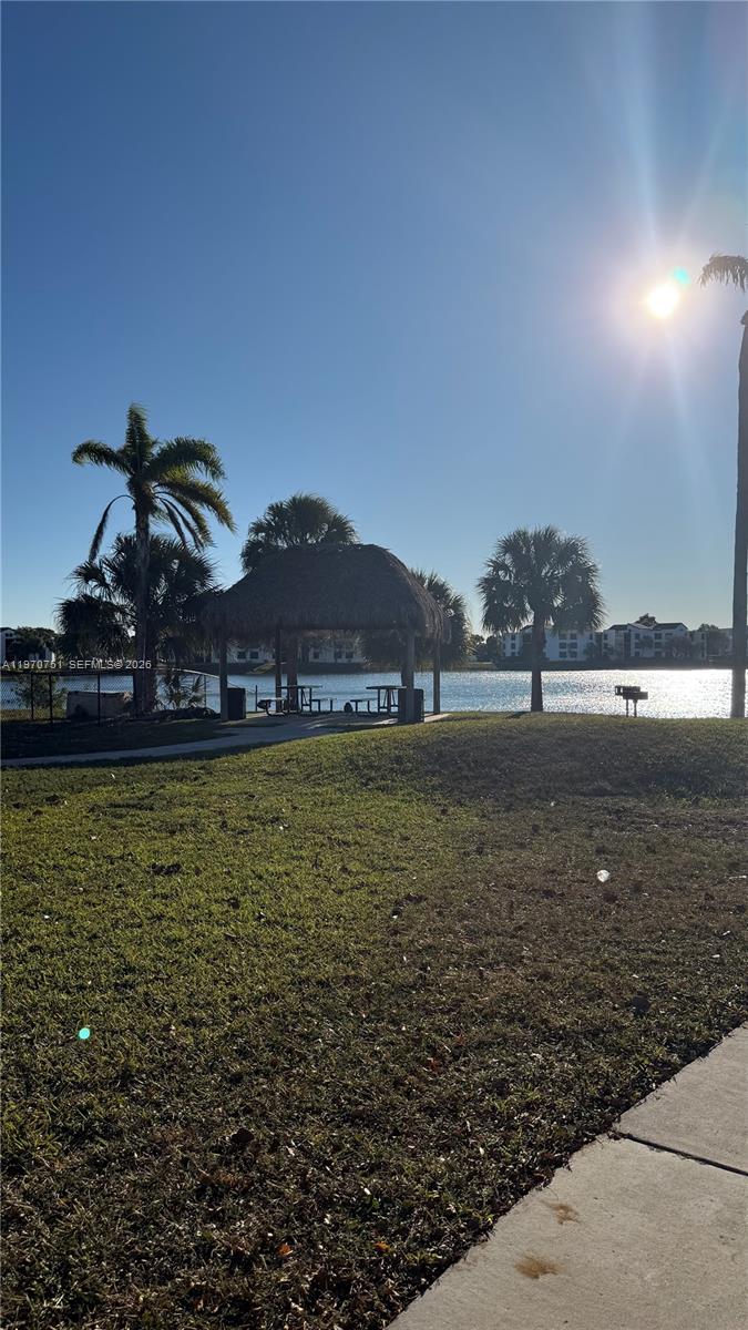 LAKE POINTE CONDOMINIUM N - Residential