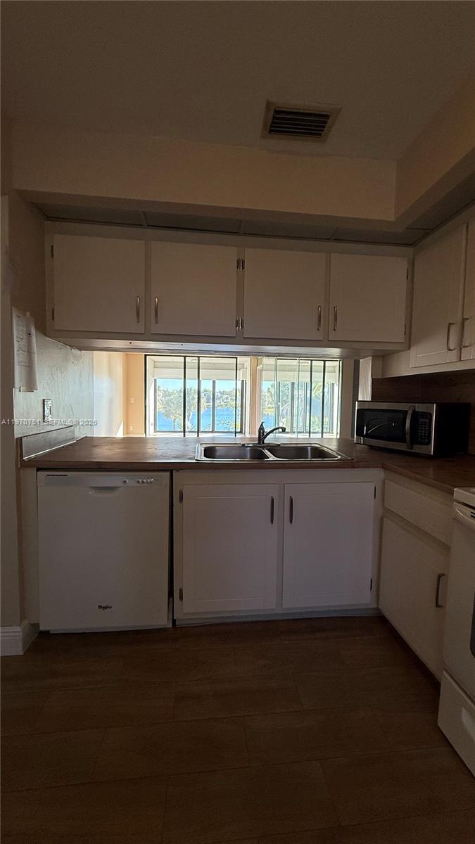 LAKE POINTE CONDOMINIUM N - Residential