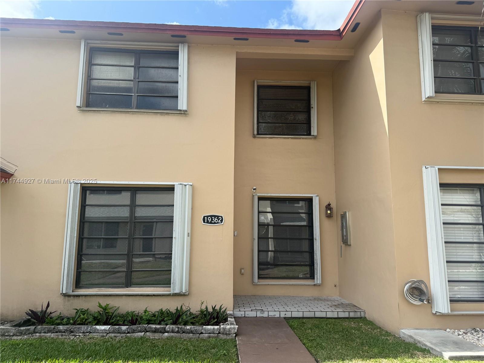 19362 Sw 103rd Ct, Cutler Bay, Miami-Dade County, Florida - 3 Bedrooms  
2 Bathrooms - 