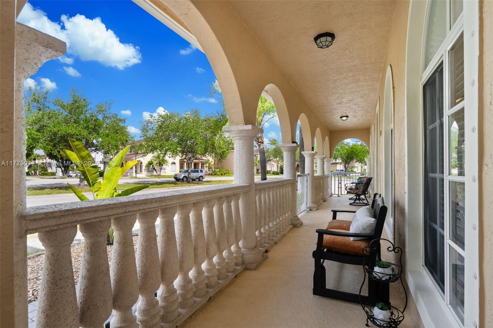 MANDARIN LAKES - Residential