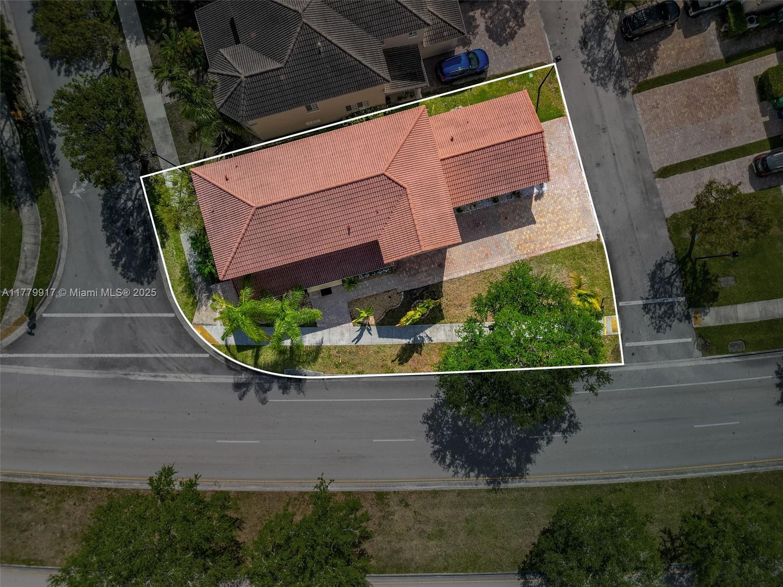 MANDARIN LAKES - Residential