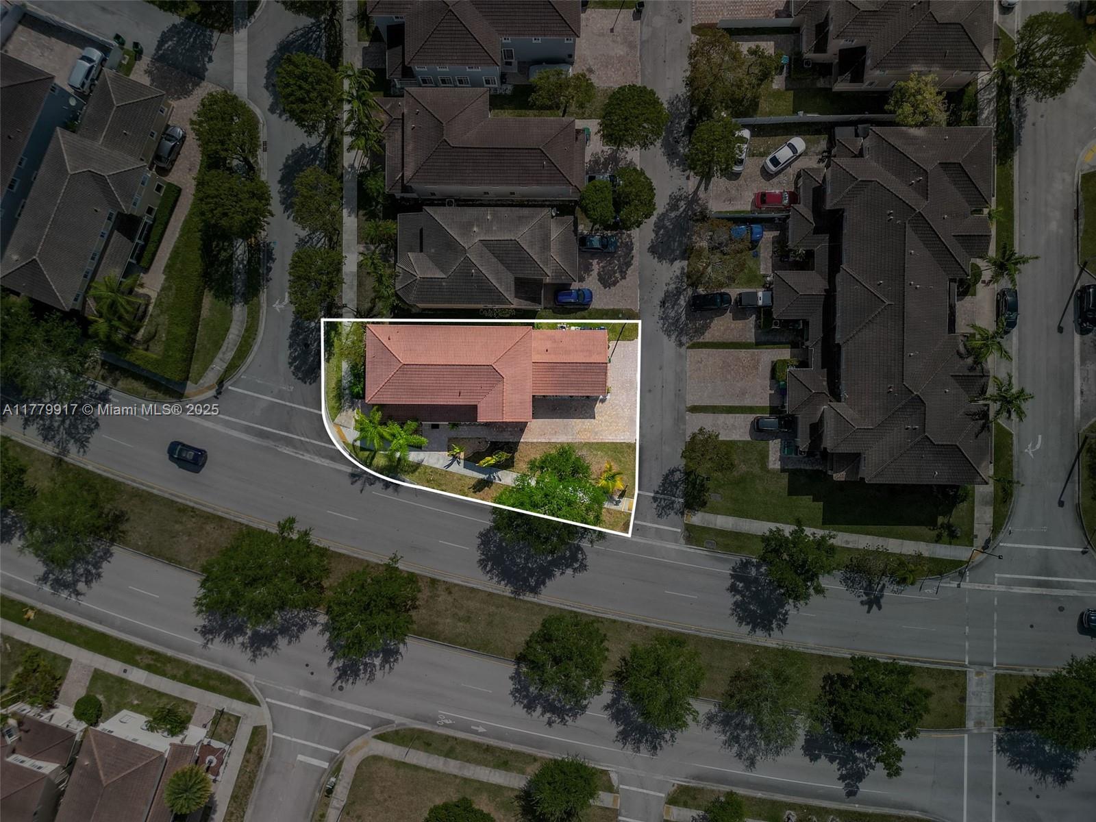 MANDARIN LAKES - Residential