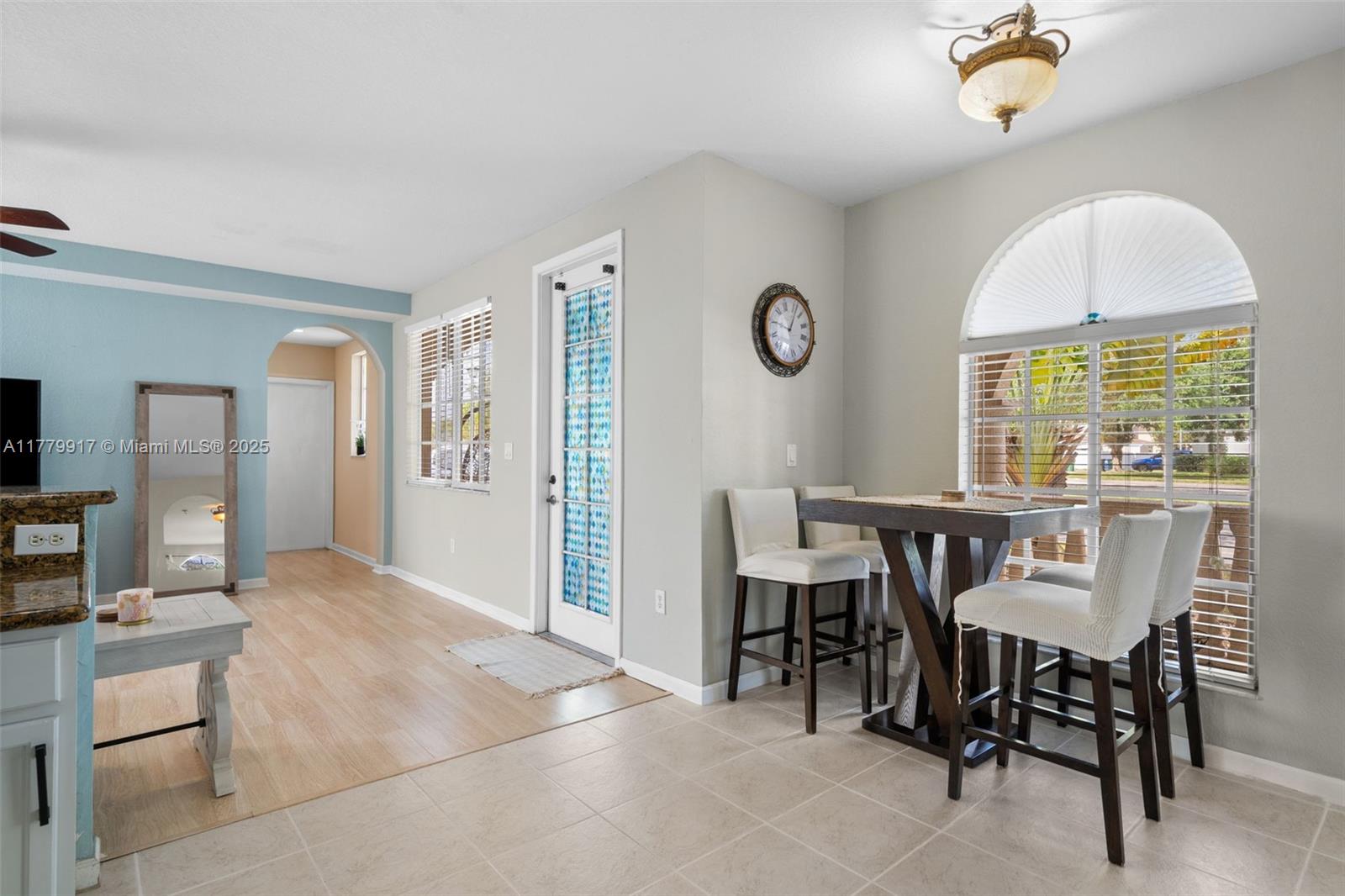 MANDARIN LAKES - Residential