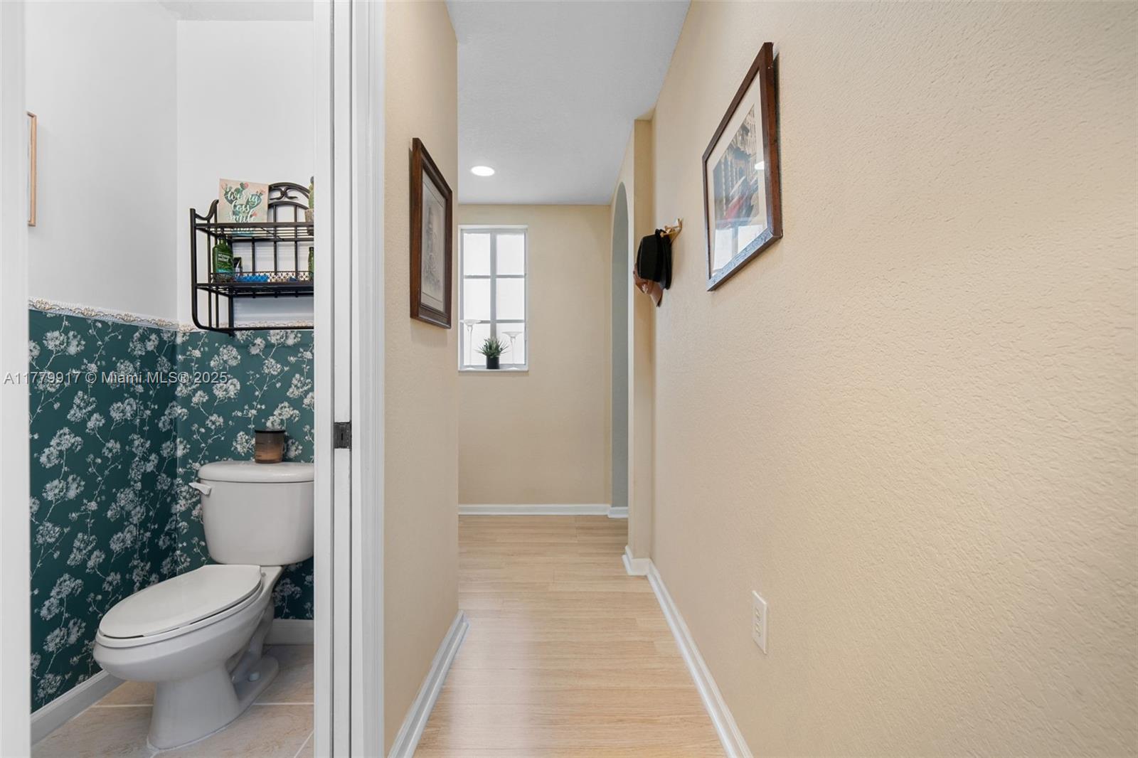 MANDARIN LAKES - Residential