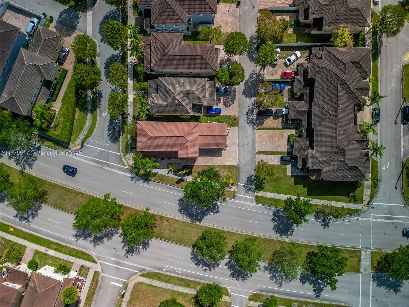 MANDARIN LAKES - Residential