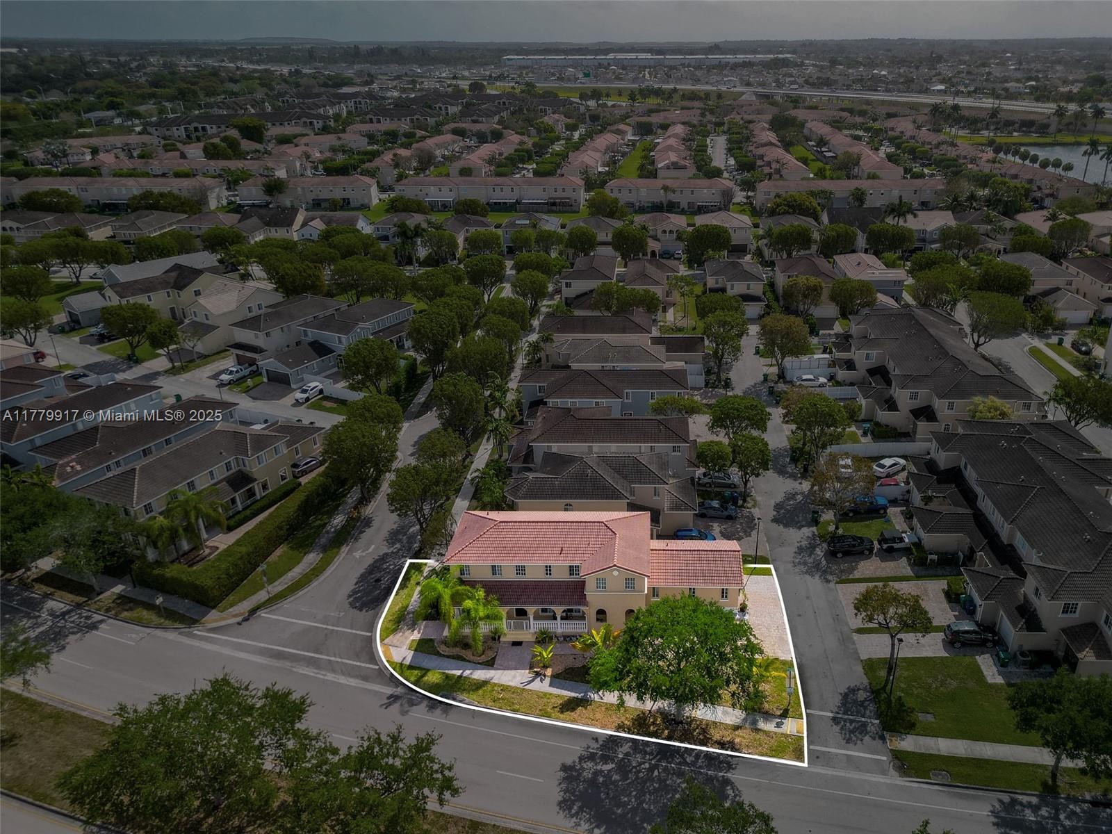 MANDARIN LAKES - Residential