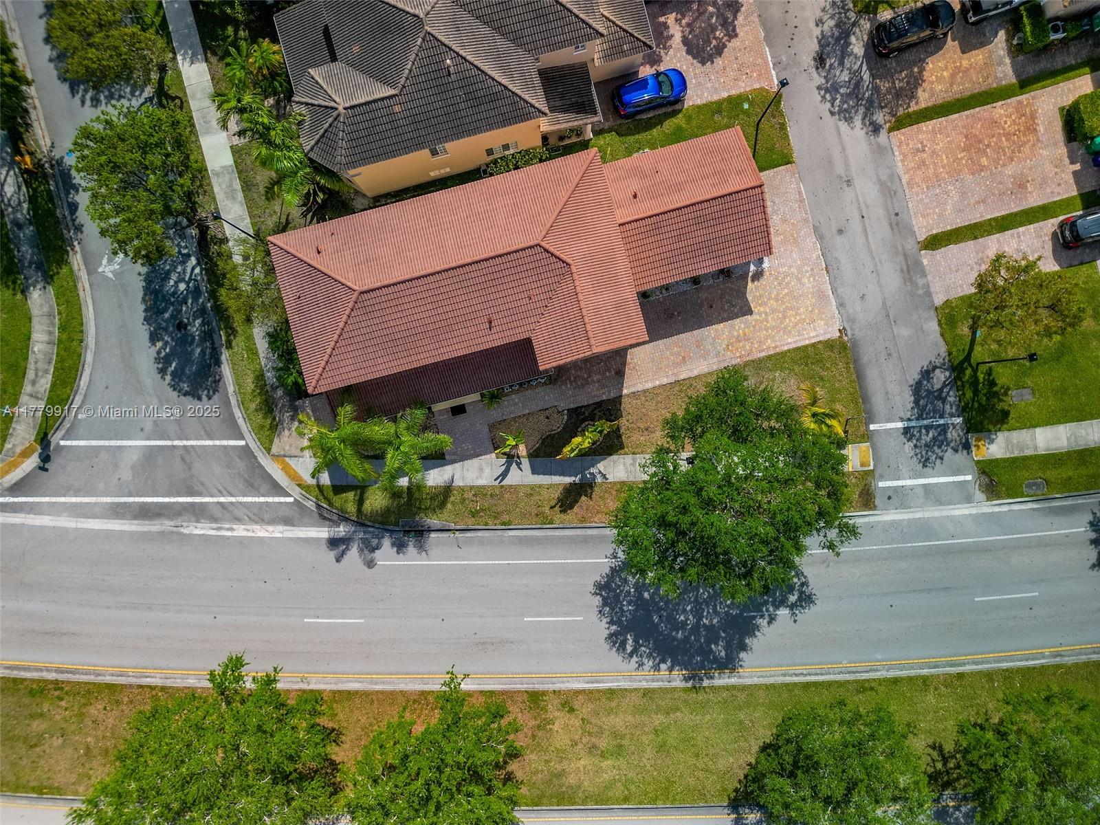 MANDARIN LAKES - Residential