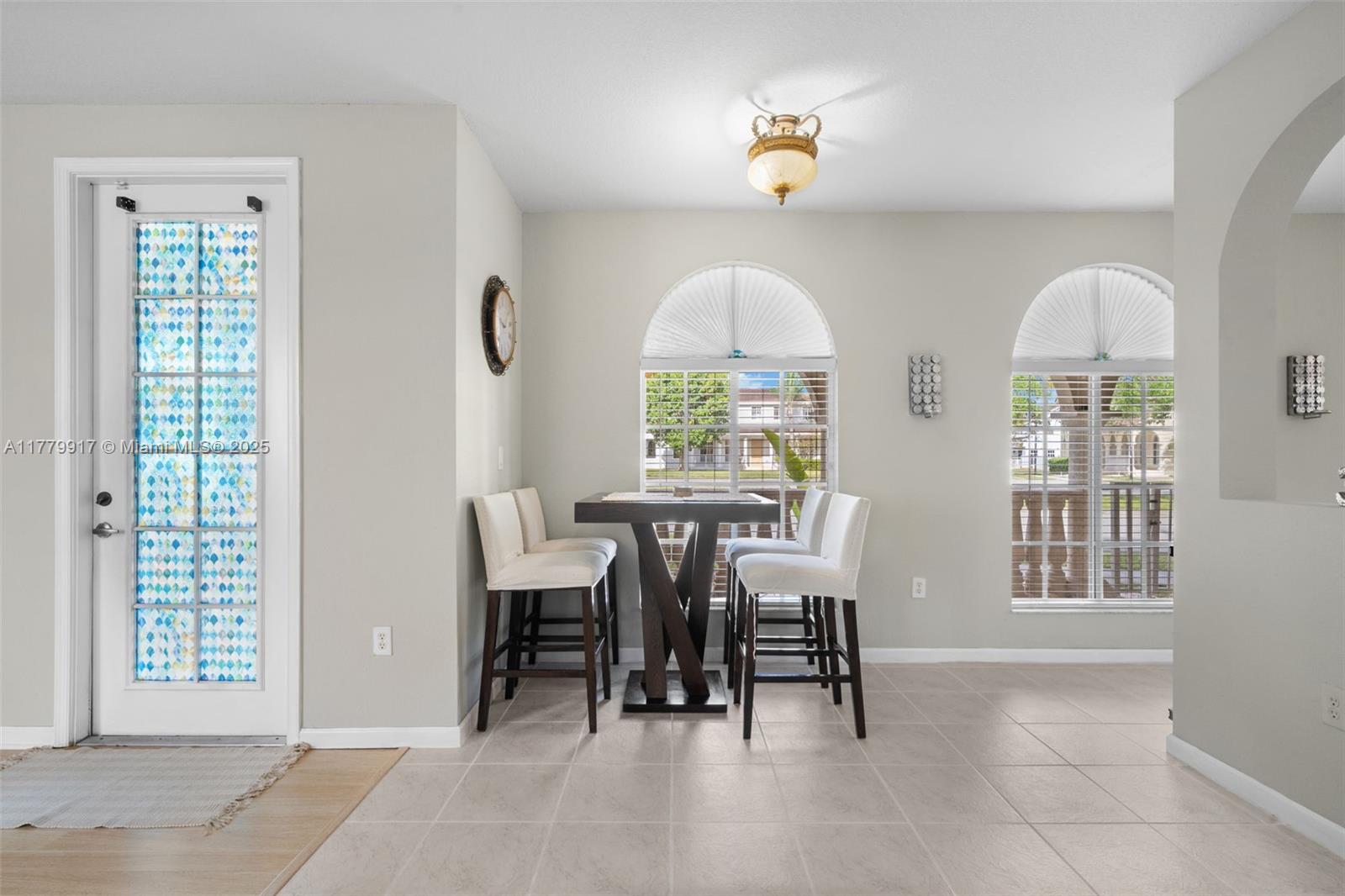 MANDARIN LAKES - Residential