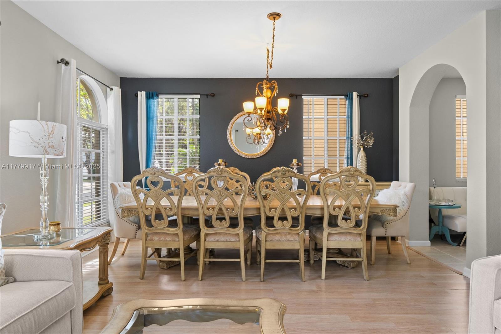 MANDARIN LAKES - Residential