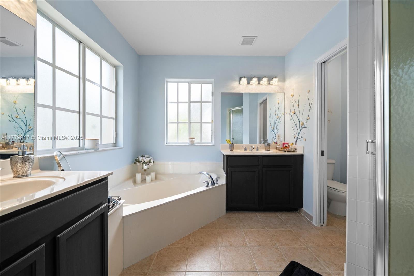 MANDARIN LAKES - Residential