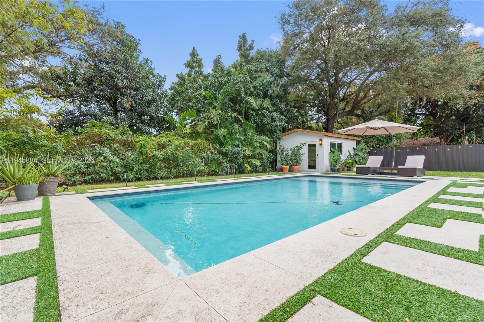 BISCAYNE LAWN AMD PLAT - Residential