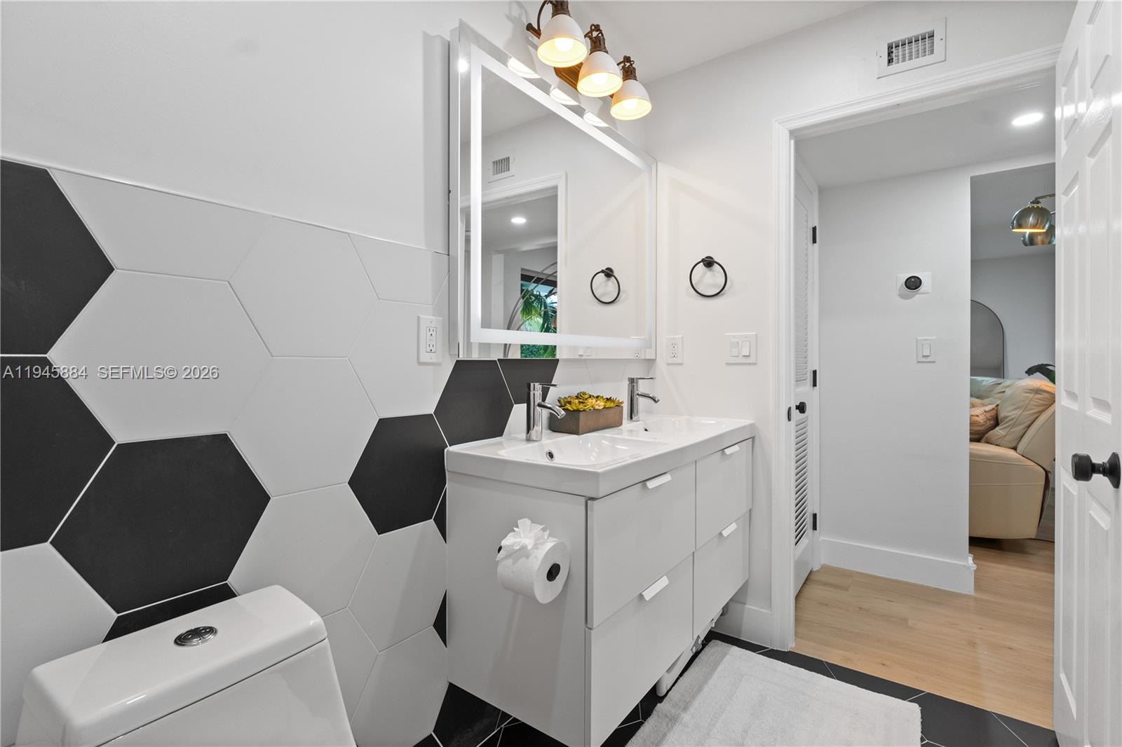 BISCAYNE LAWN AMD PLAT - Residential