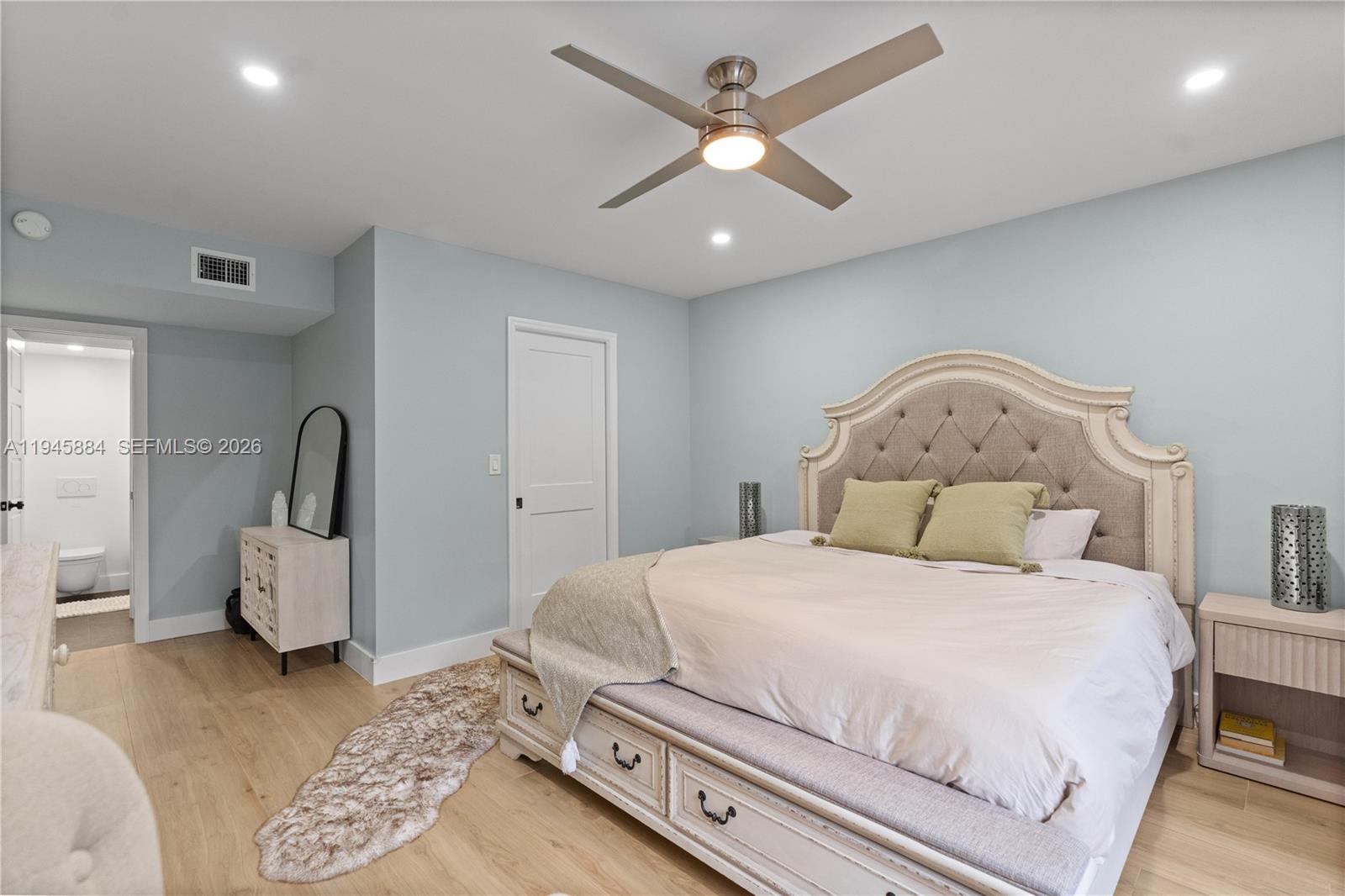 BISCAYNE LAWN AMD PLAT - Residential