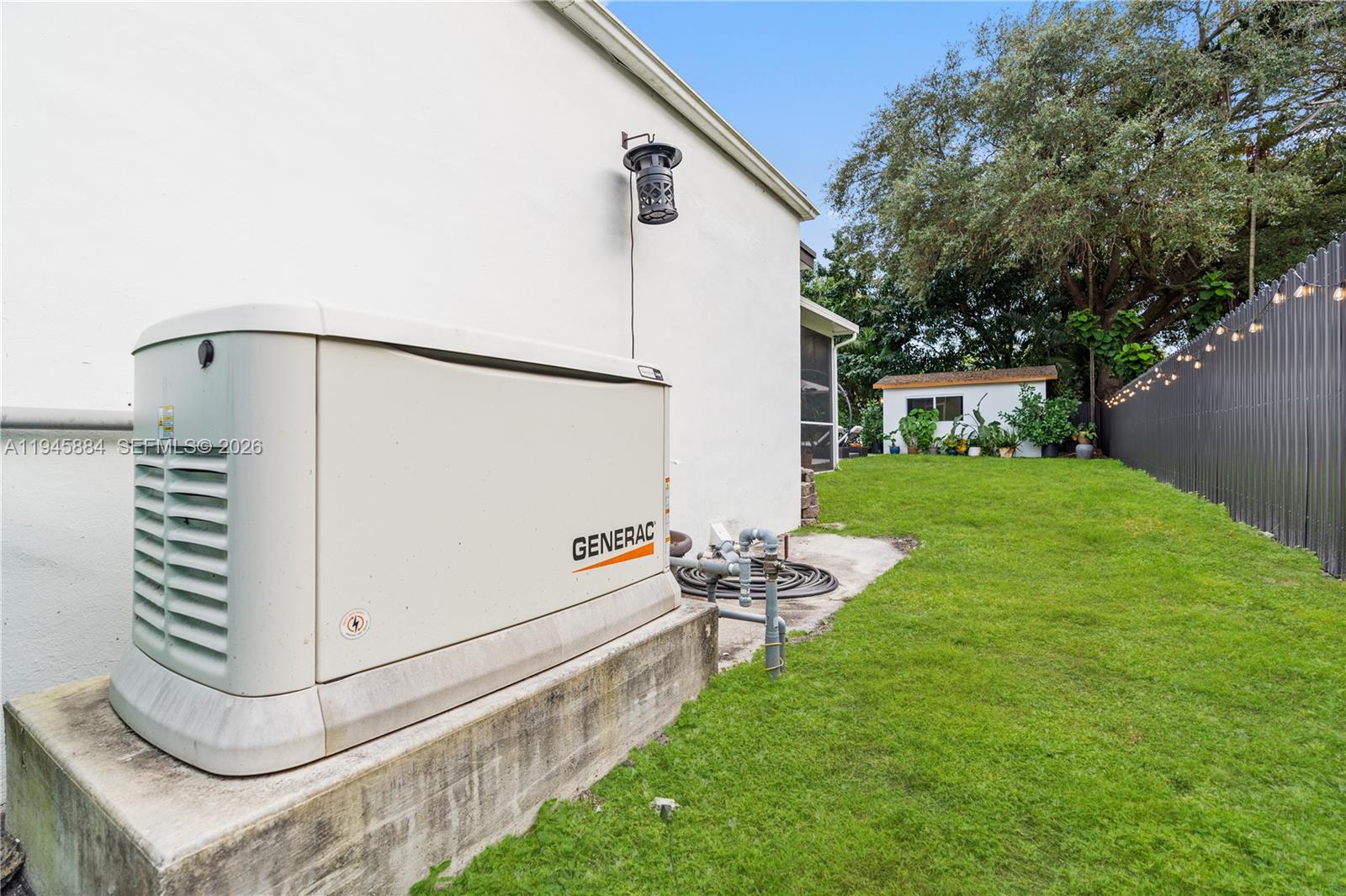 BISCAYNE LAWN AMD PLAT - Residential