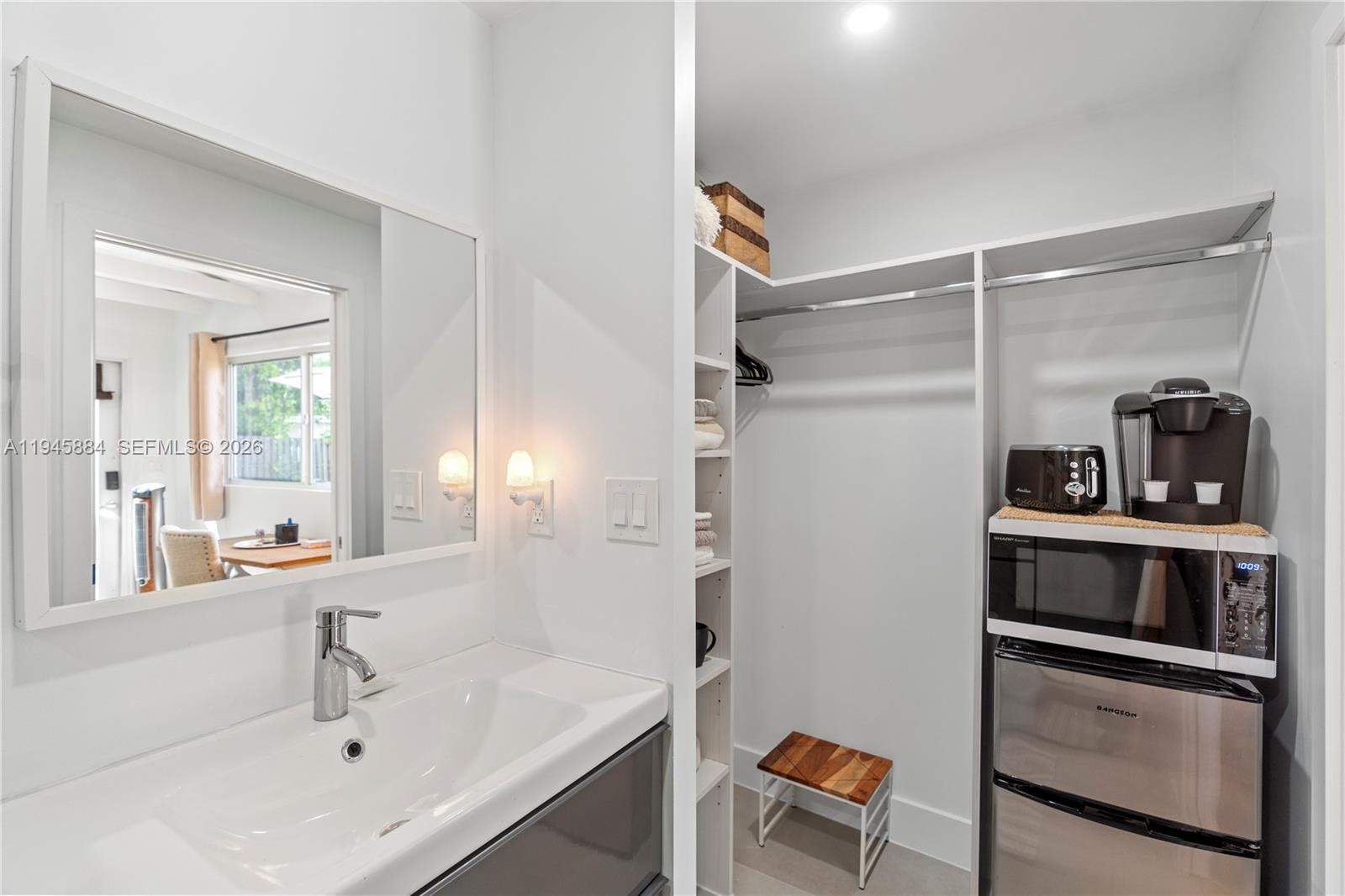 BISCAYNE LAWN AMD PLAT - Residential