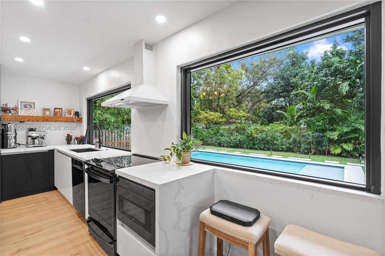 BISCAYNE LAWN AMD PLAT - Residential