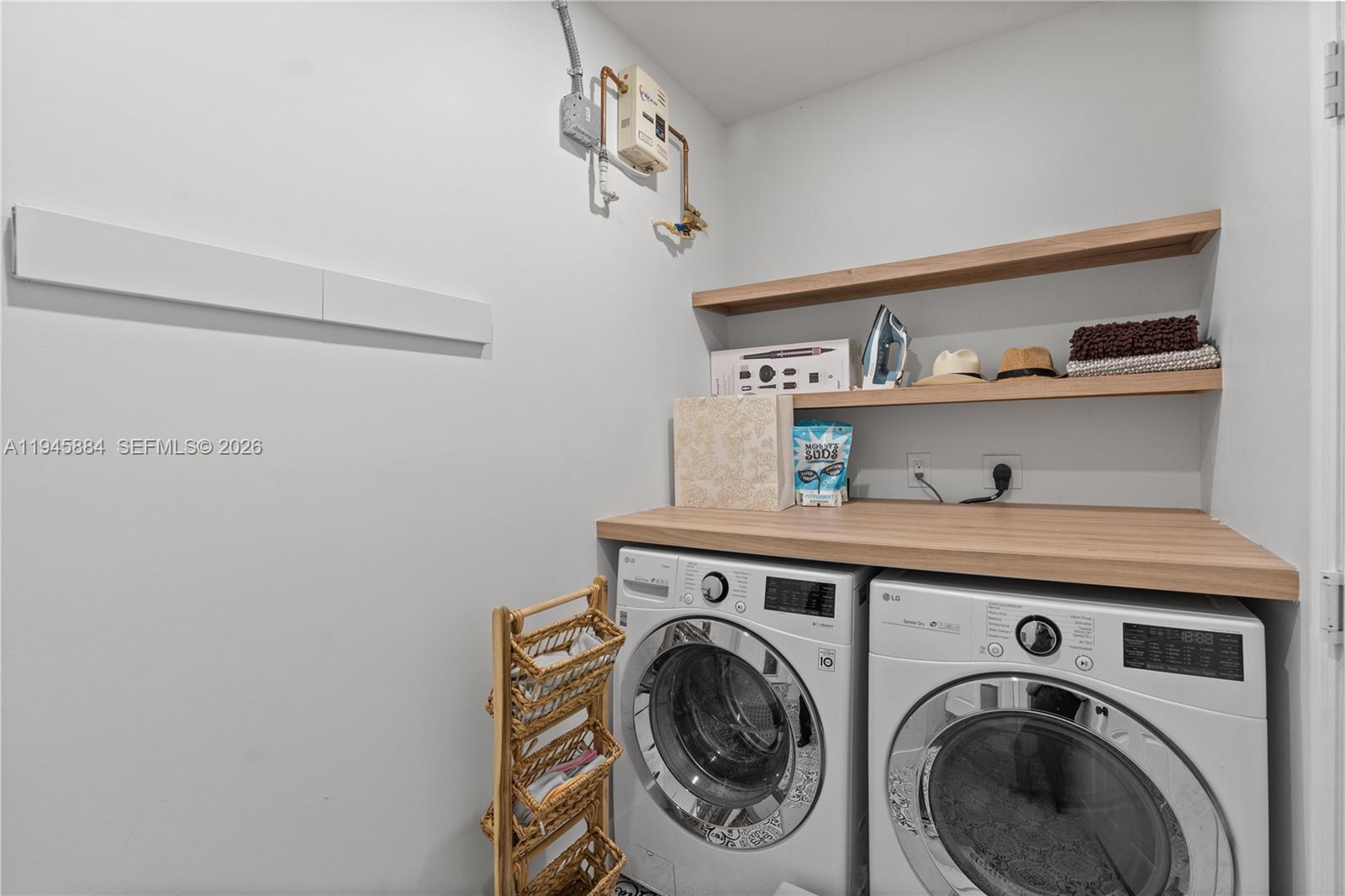 BISCAYNE LAWN AMD PLAT - Residential