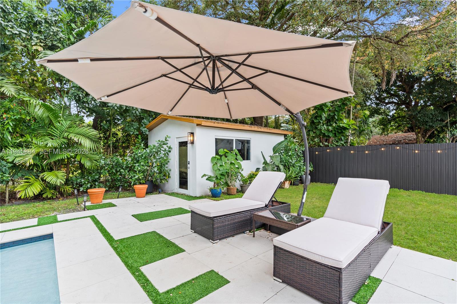 BISCAYNE LAWN AMD PLAT - Residential