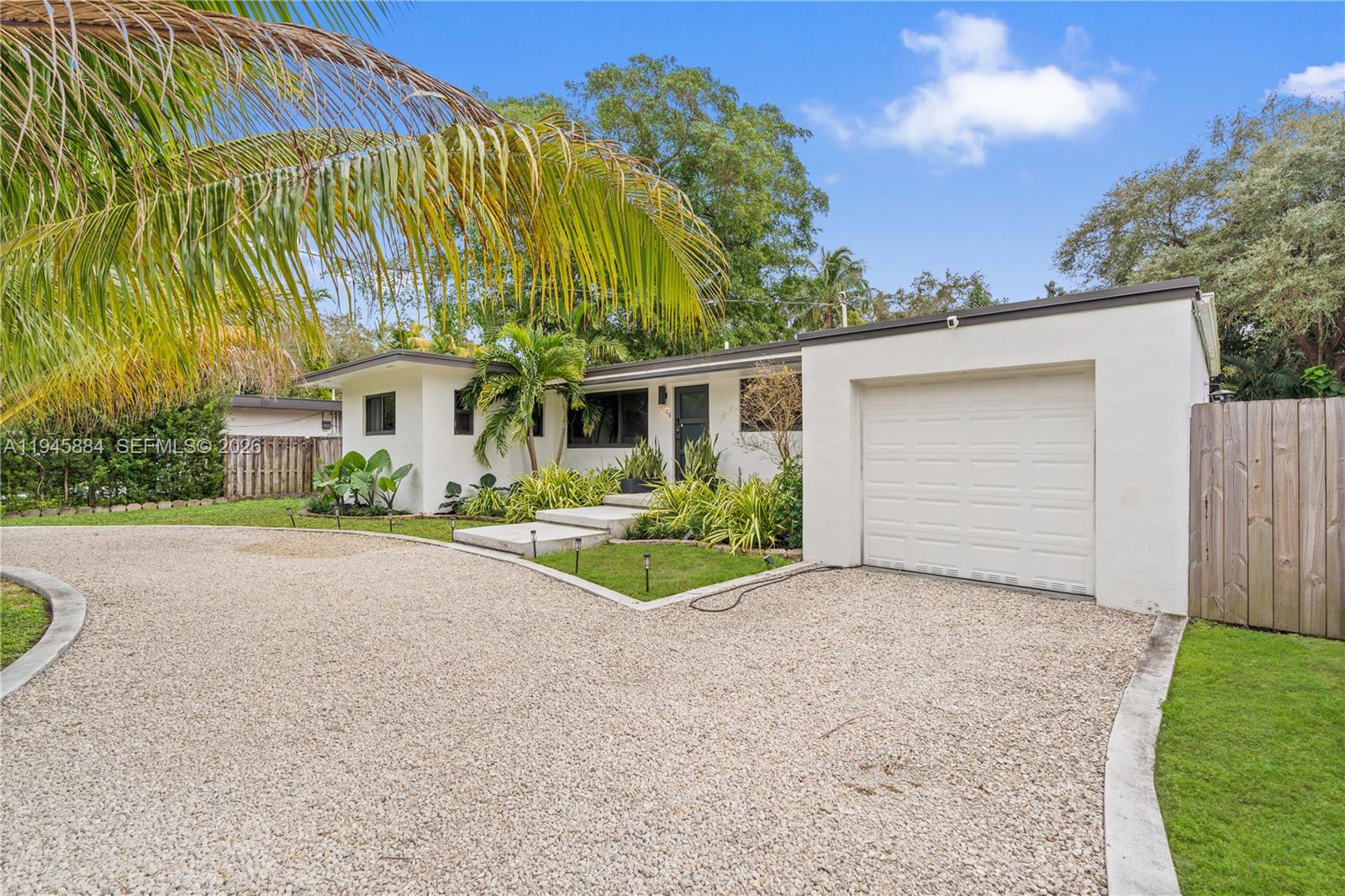 BISCAYNE LAWN AMD PLAT - Residential