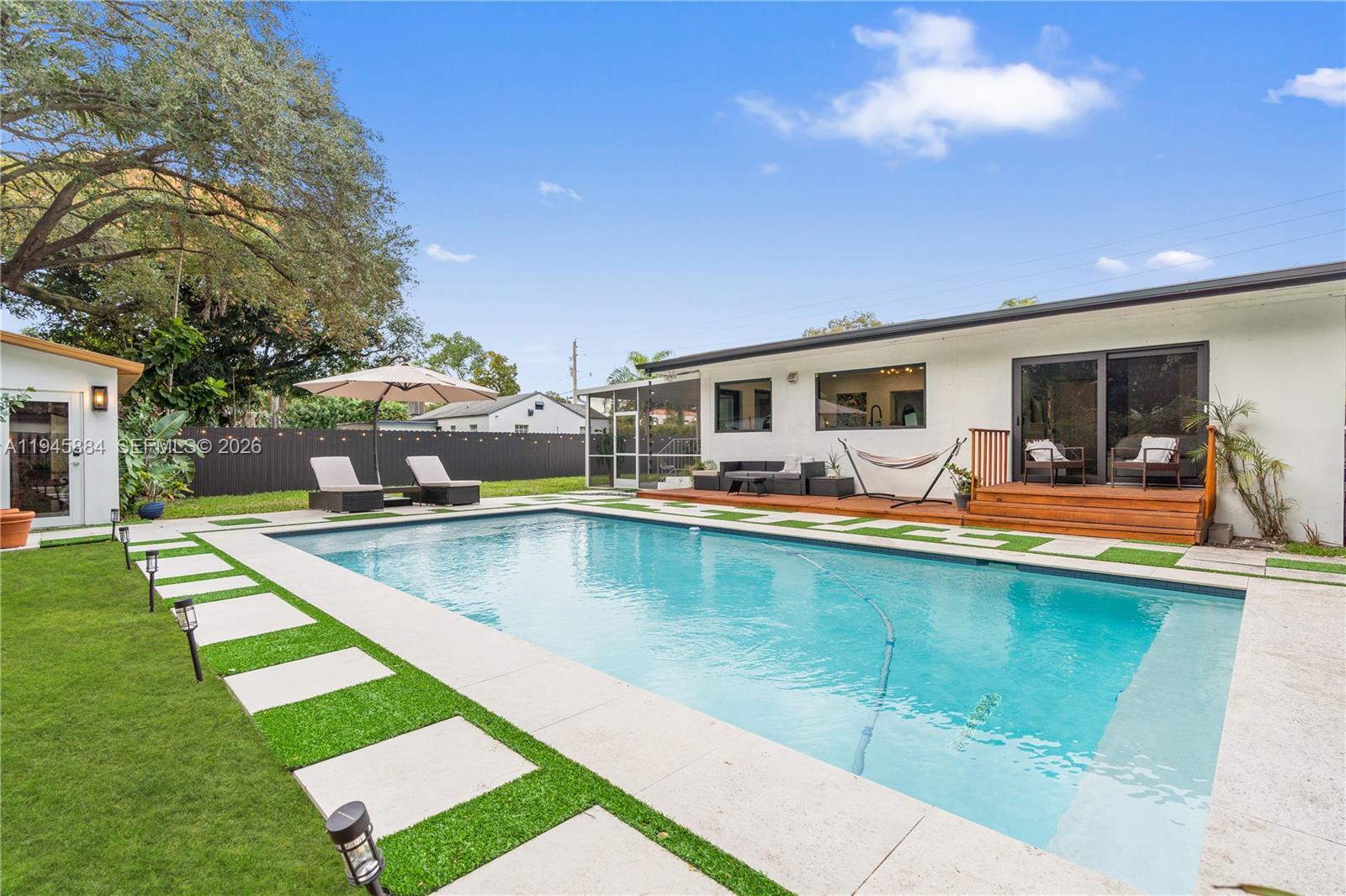 BISCAYNE LAWN AMD PLAT - Residential