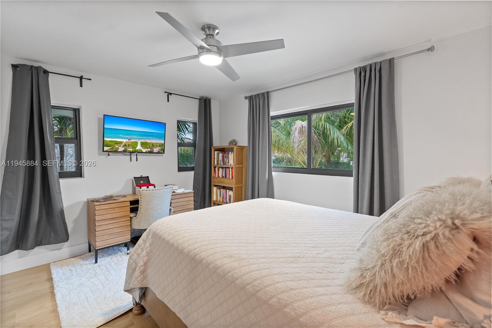 BISCAYNE LAWN AMD PLAT - Residential