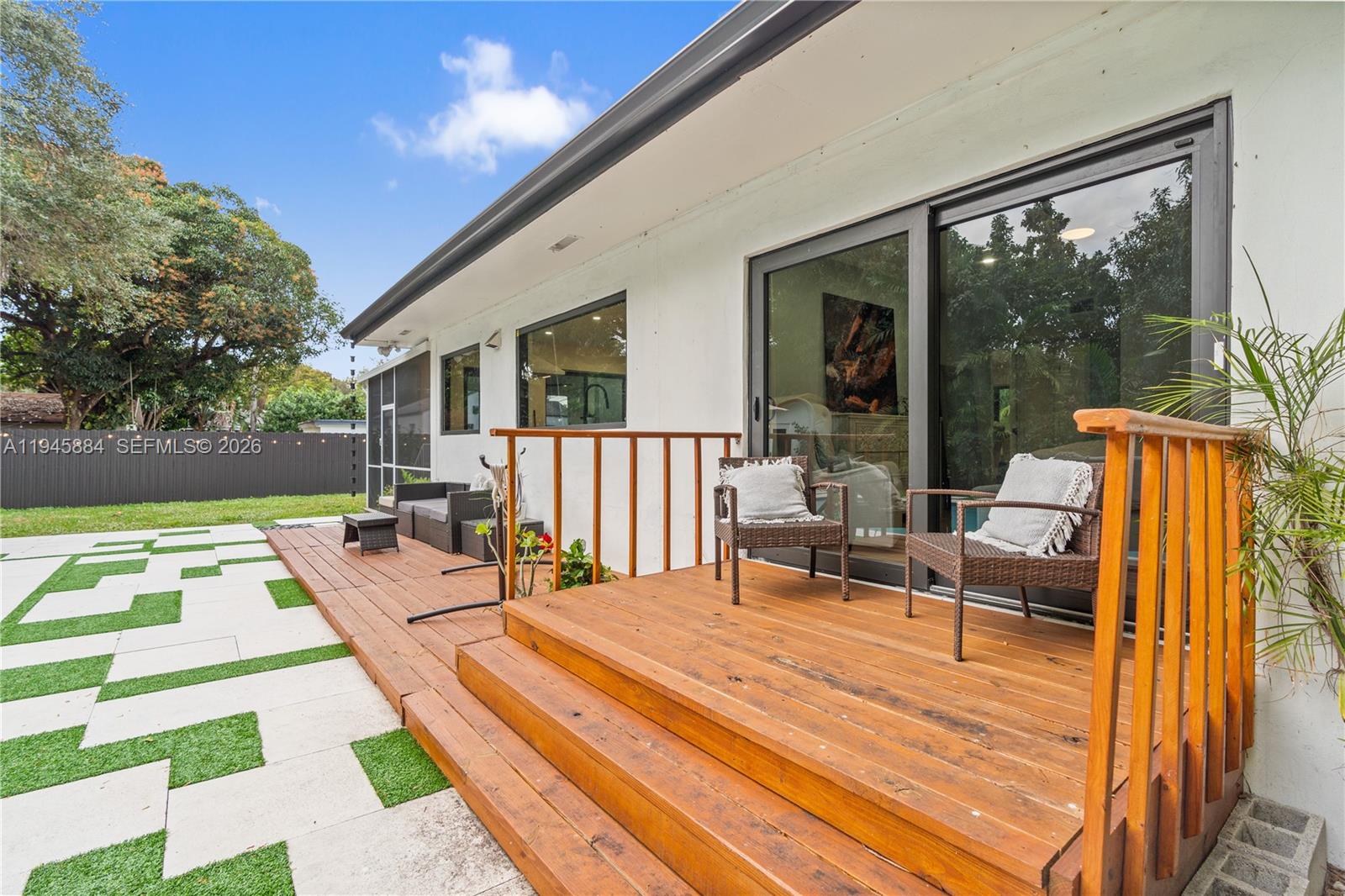 BISCAYNE LAWN AMD PLAT - Residential