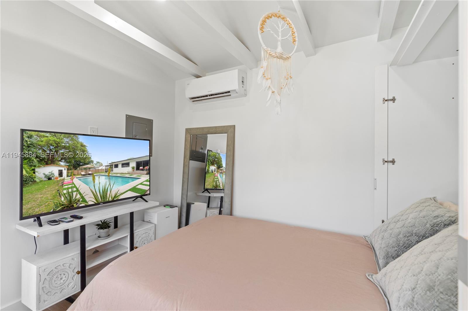 BISCAYNE LAWN AMD PLAT - Residential