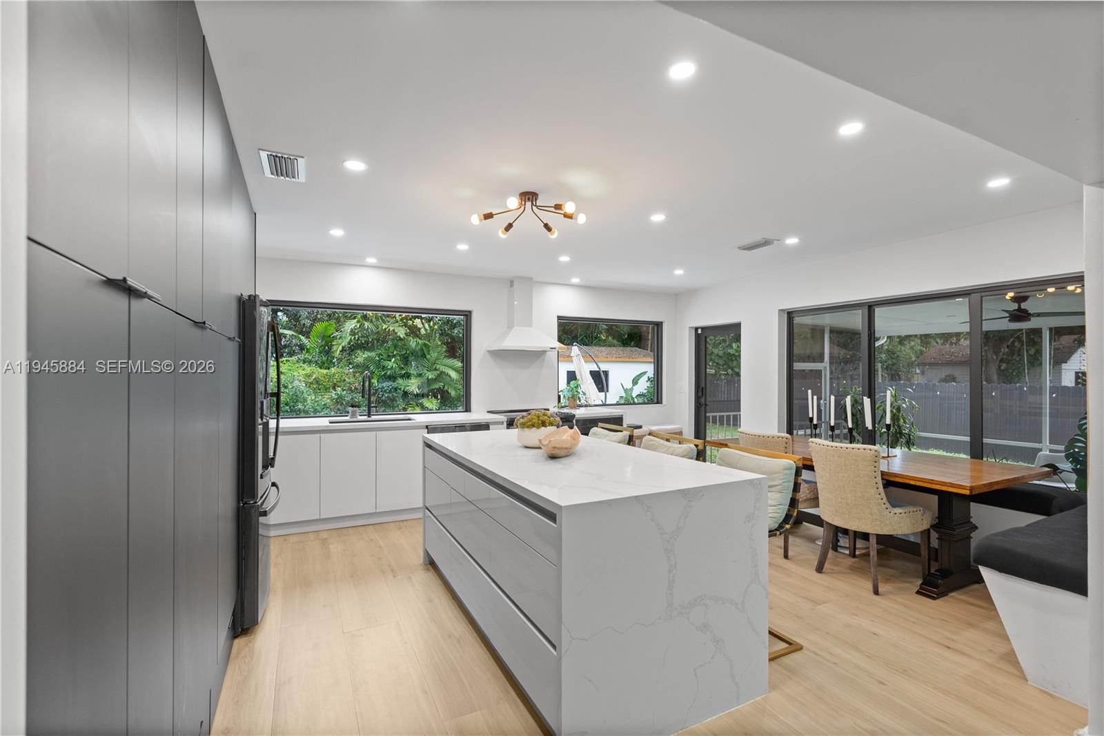 BISCAYNE LAWN AMD PLAT - Residential