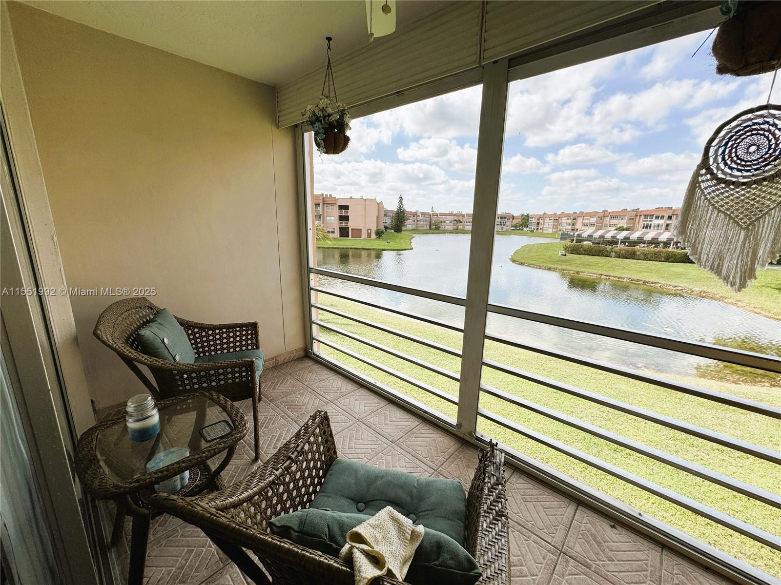 9480 Sunrise Lakes Blvd 204, Sunrise, Miami-Dade County, Florida - 2 Bedrooms  
2 Bathrooms - 